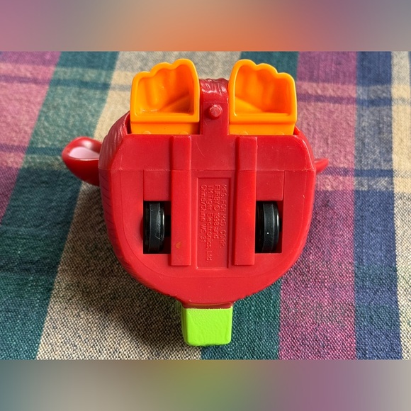 1998 Red Furby McDonalds Wind Up Happy Meal Toy - Picture 4 of 6